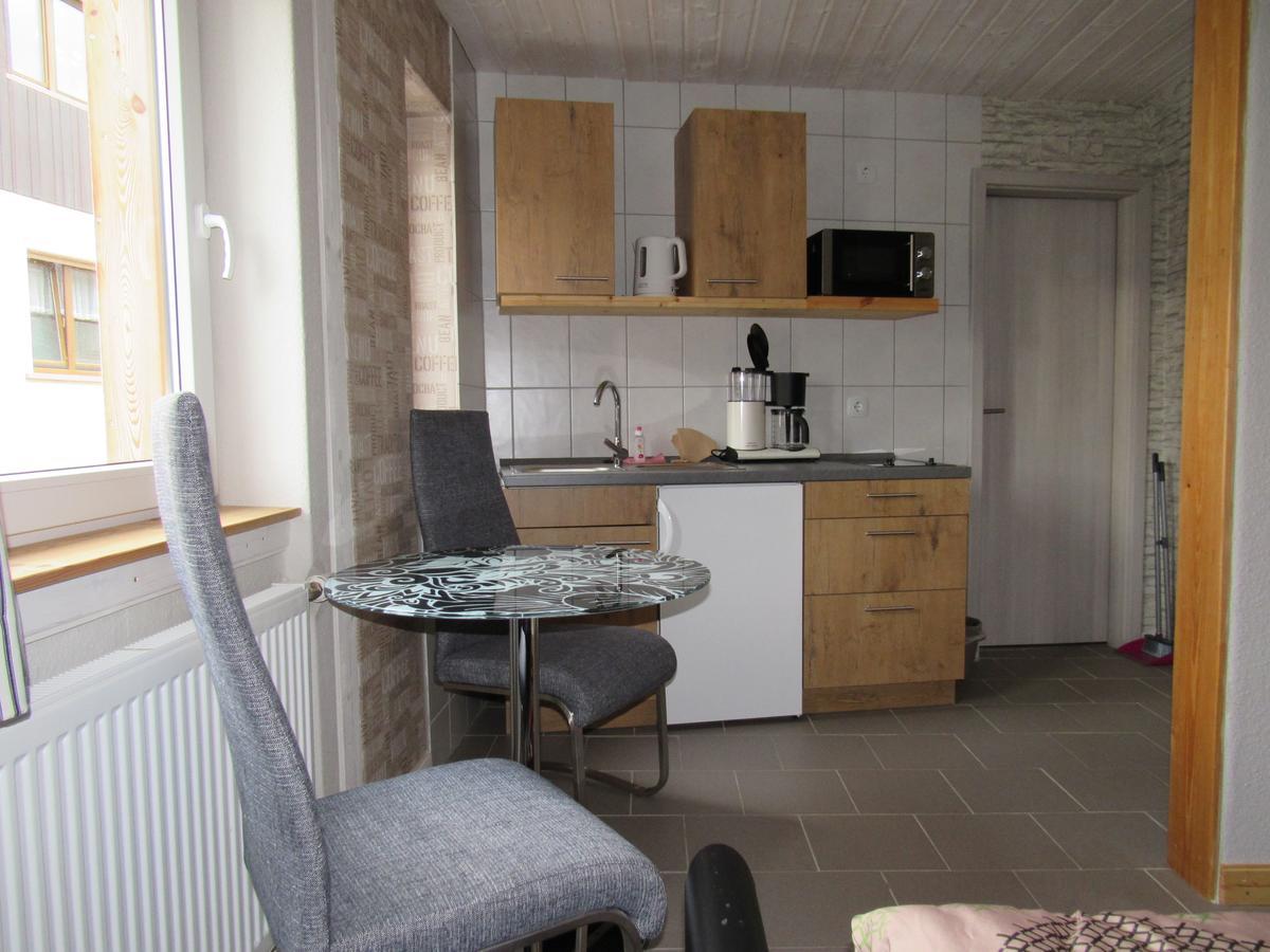 Ferienapartments Am Dorfplatz Langscheid  ภายนอก รูปภาพ