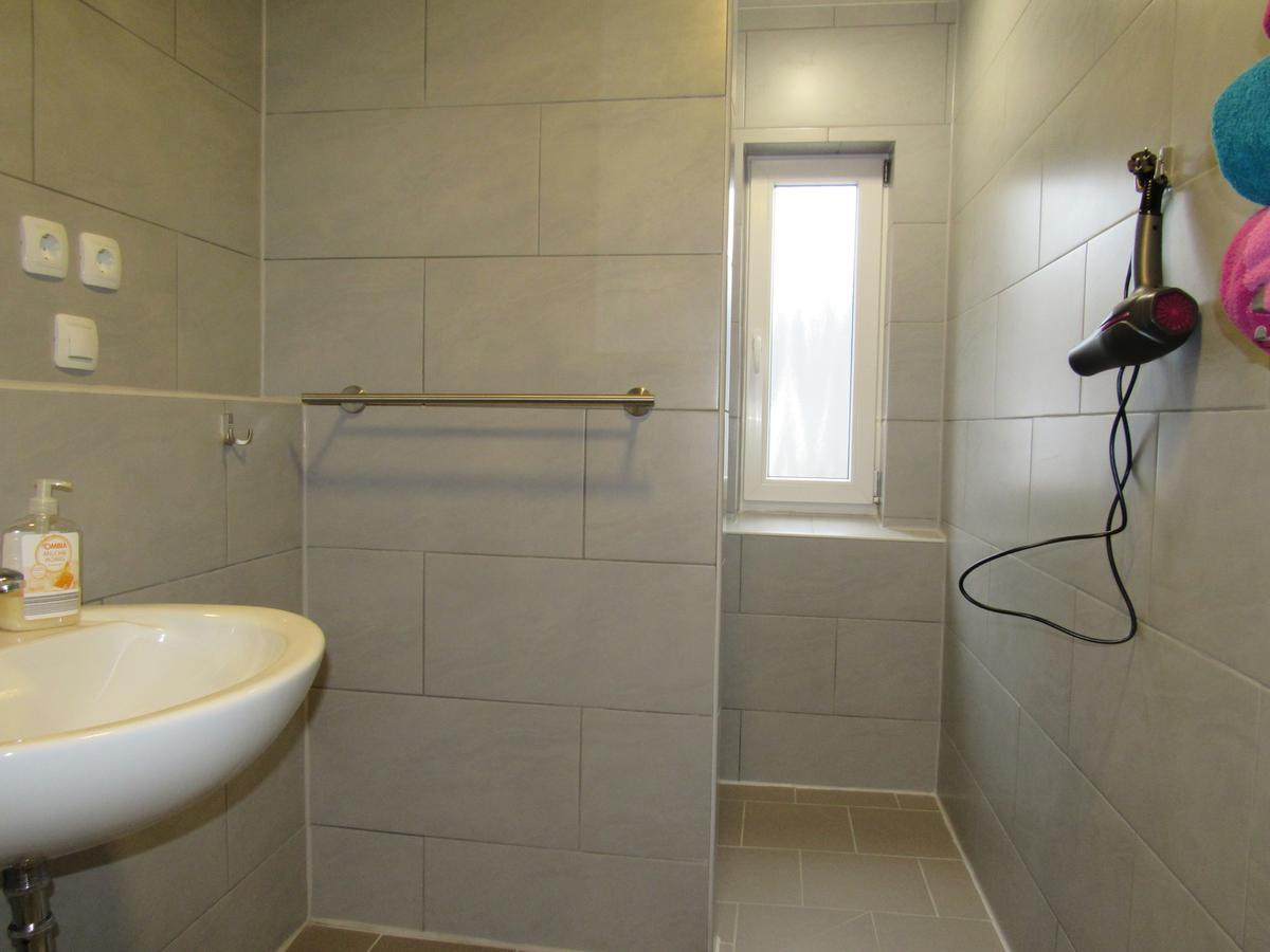 Ferienapartments Am Dorfplatz Langscheid  ภายนอก รูปภาพ